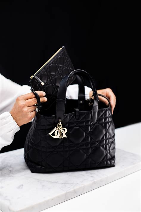 borsa toujours dior|Dior Medium Toujours Bag: Timeless Elegance Redefined.